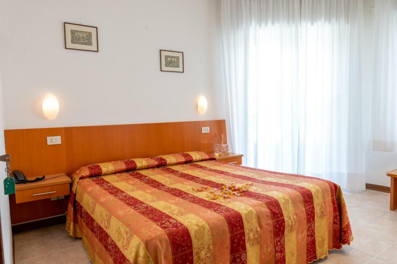Hotel Nettuno Caorle Kültér fotó