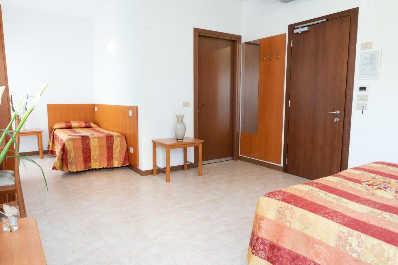 Hotel Nettuno Caorle Kültér fotó