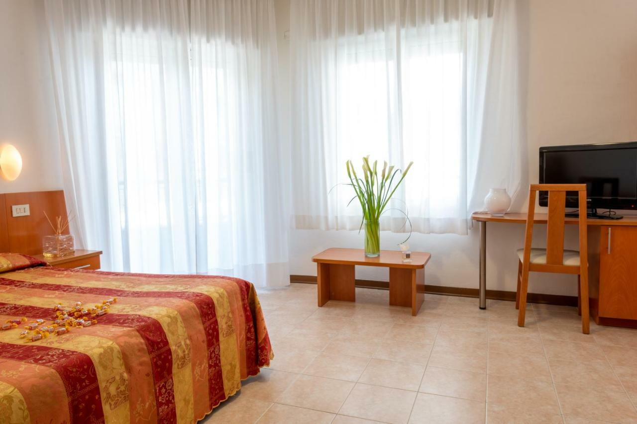Hotel Nettuno Caorle Kültér fotó